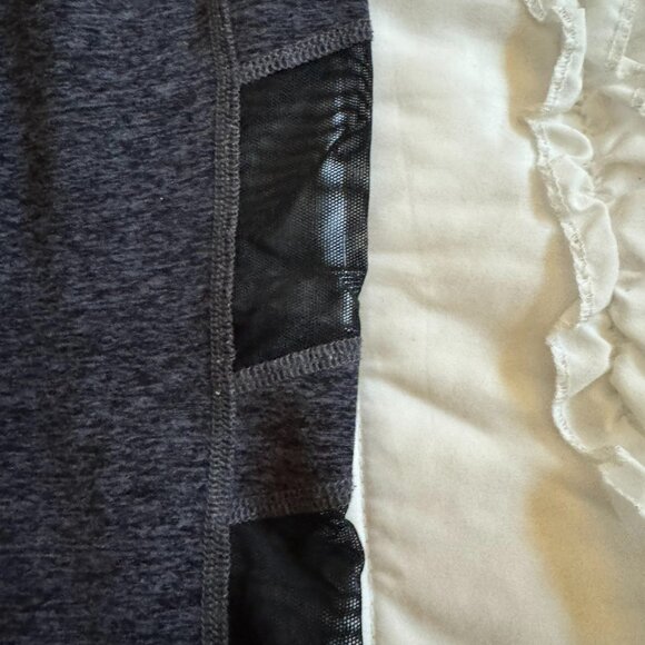 Beyond Yoga Woman's Size Large Black Leggings - Picture 3 of 7